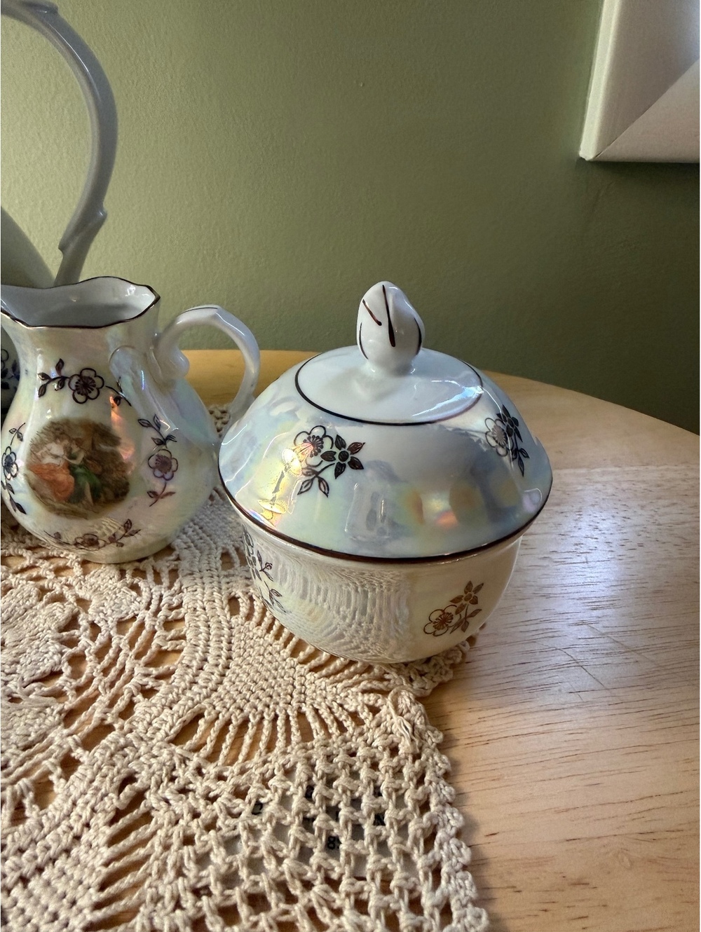 Vintage Kahla Porcelain 'Madonna' Lusterware Tea Set with Neoclassical Design - Picture 4 of 9